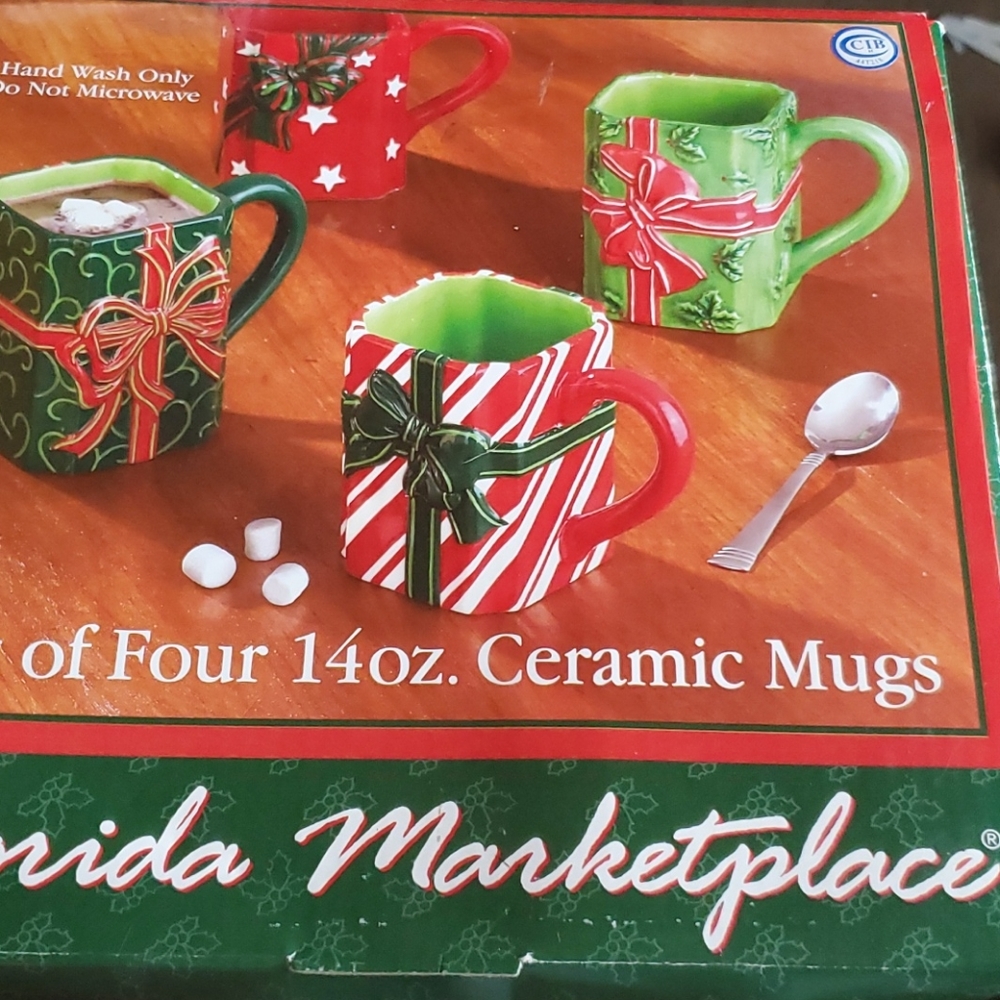 Ceramic 14 oz Christmas mugs